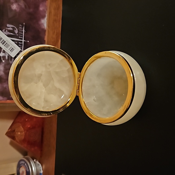 Floral Vintage alabaster Trinket Box - Picture 2 of 4